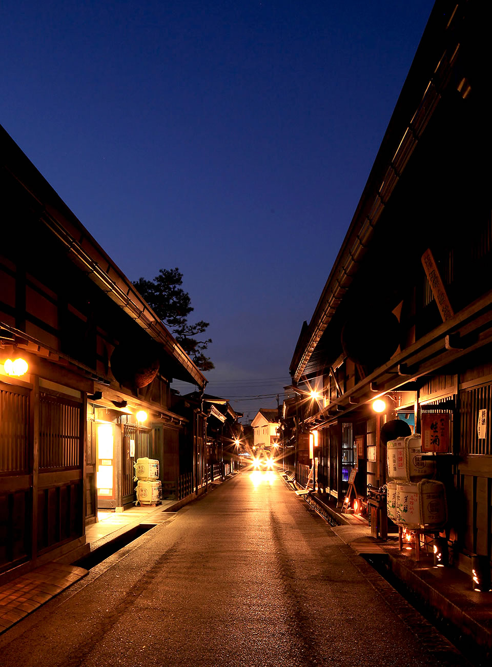 A restaurant and gift shop located in the tourist attraction “Old Townscape”