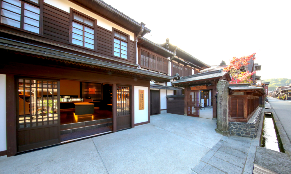 お店外観 / Store exterior